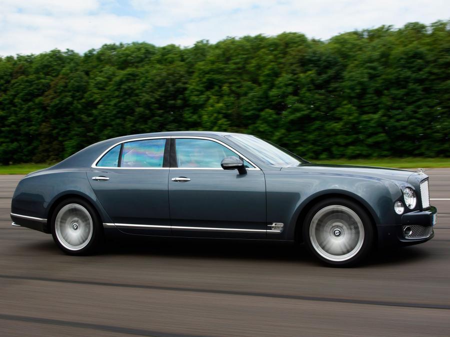  Bentley Mulsanne The Ultimate Grand Tourer 2013 года  (UK) (фото 5 из 23)